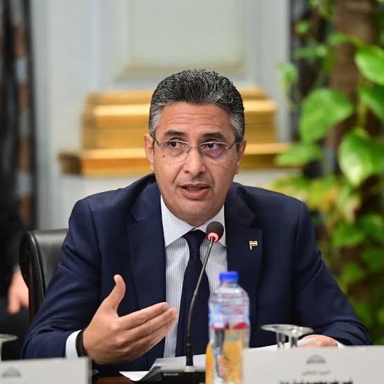 وزير التموين يعلن عن إطلاق مبادرة لتخفيض أسعار زيوت الطعام وزير التموين يعلن عن إطلاق مبادرة لتخفيض أسعار زيوت الطعام