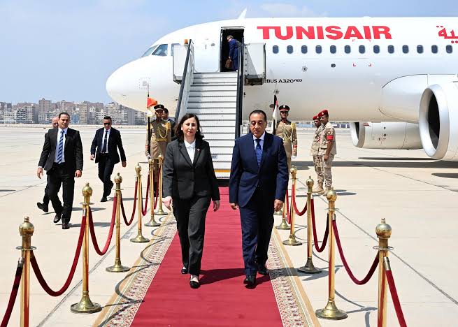 رئيسا وزراء مصر وتونس يشددان على حق الشعب الفلسطيني في إقامة دولته المُستقلة رئيسا وزراء مصر وتونس يشددان على حق الشعب الفلسطيني في إقامة دولته المُستقلة