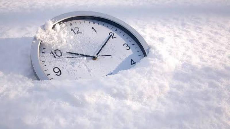 أعرف موعد عودة العمل بالتوقيت الشتوي 2025