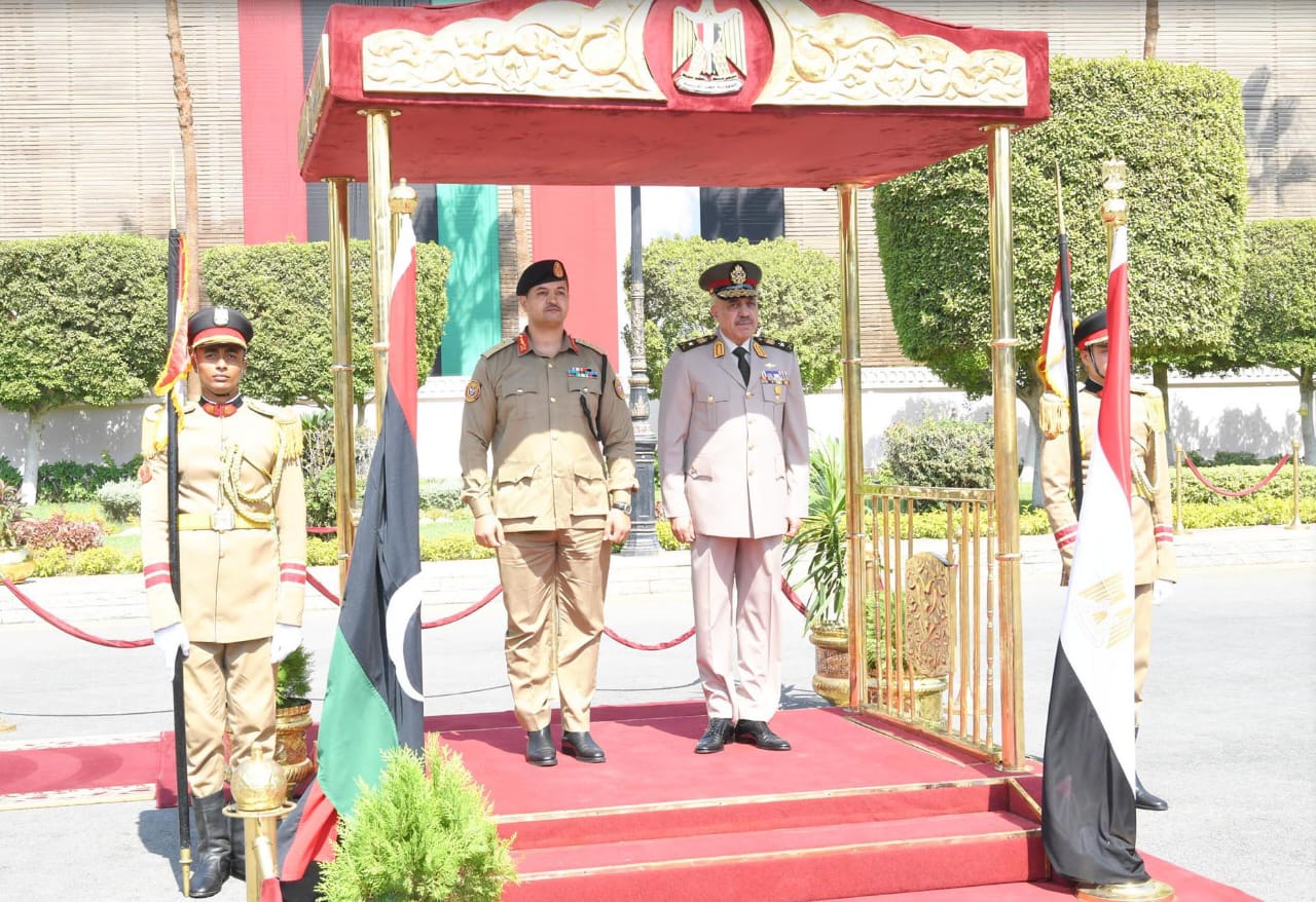 الفريق أحمد خليفة يلتقى رئيس الأركان العامة للجيش الليبى