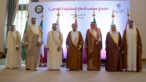 وفود الدول الخليجية المشاركة في الدورة الاستثنائية لمجلس الدفاع المشترك لدول الخليج العربي في الدوحة