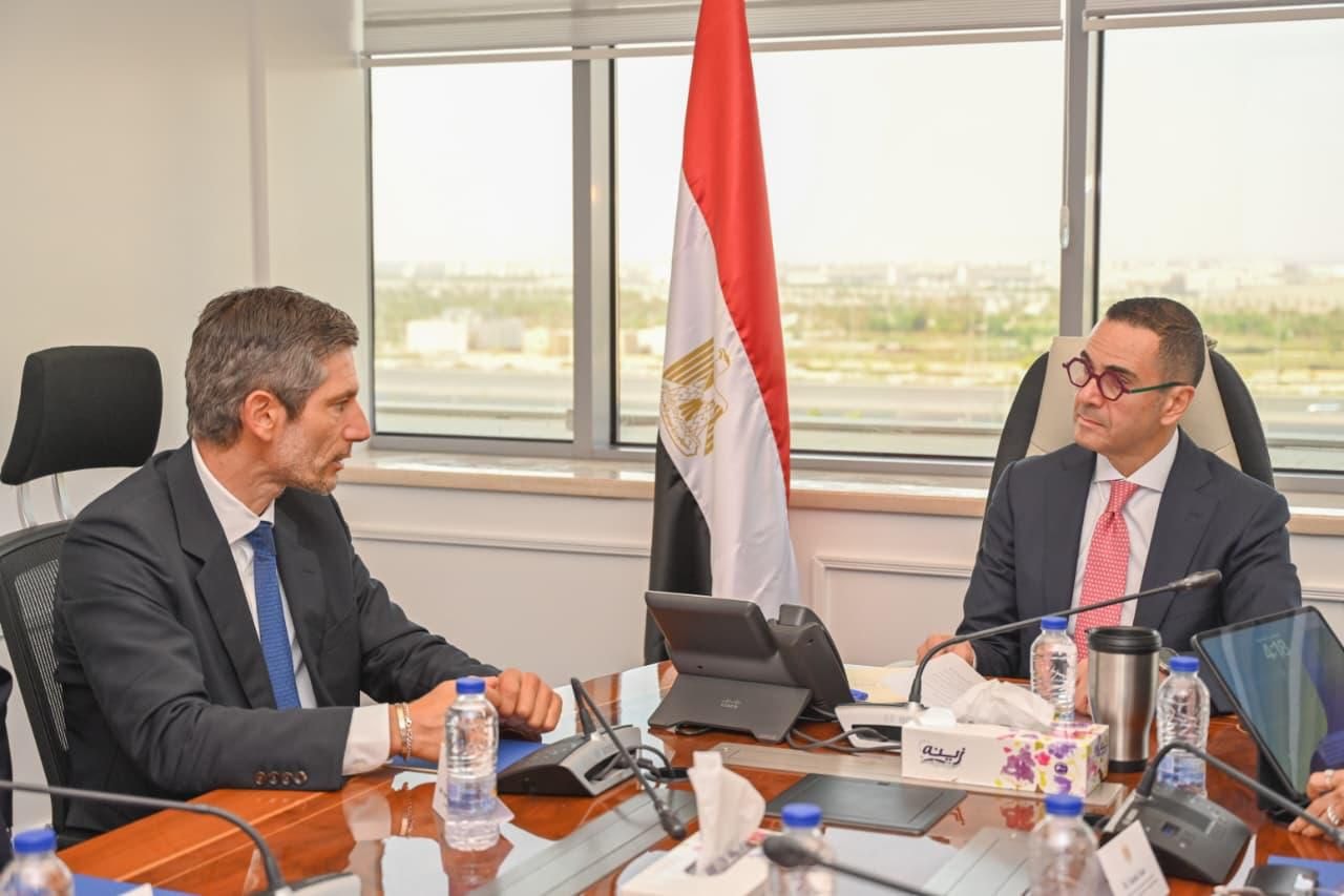 وزير الاستثمار يبحث مع شركات حماية البيئة سبل تعزيز الاقتصاد الأخضر وإدارة المخلفات البحرية في مصر