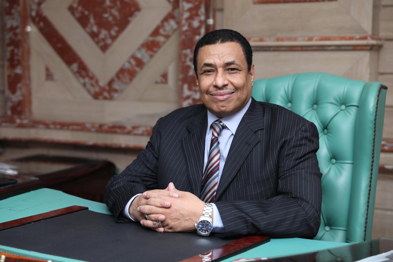 محمد الفاوي الشروني.. رجل الأعمال والسياسي الذي كسب قلوب أهالي أسوان بشعبيته الواسعة محمد الفاوي الشروني.. رجل الأعمال والسياسي الذي كسب قلوب أهالي أسوان بشعبيته الواسعة