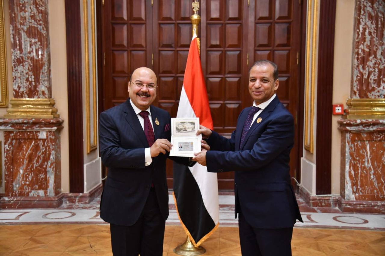 بعد استلام كارنية الشيوخ.. «الجمل»: مسؤولية وطنية كبيرة ودفعه لمضاعفة العمل من أجل خدمة الوطن بعد استلام كارنية الشيوخ.. «الجمل»: مسؤولية وطنية كبيرة ودفعه لمضاعفة العمل من أجل خدمة الوطن