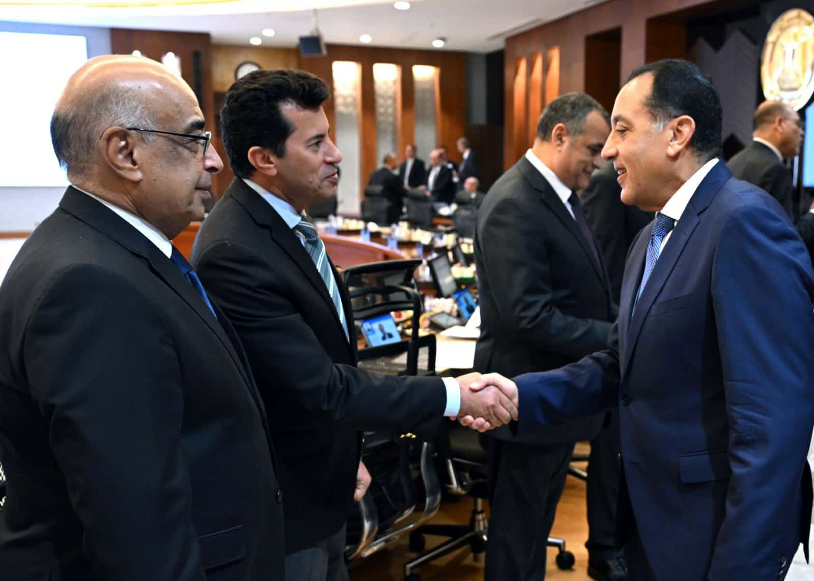 رئيس الوزراء يشيد بحجم المشروعات الصناعية الكبرى والاستثمارات الضخمة بمنطقة القنطرة رئيس الوزراء يشيد بحجم المشروعات الصناعية الكبرى والاستثمارات الضخمة بمنطقة القنطرة