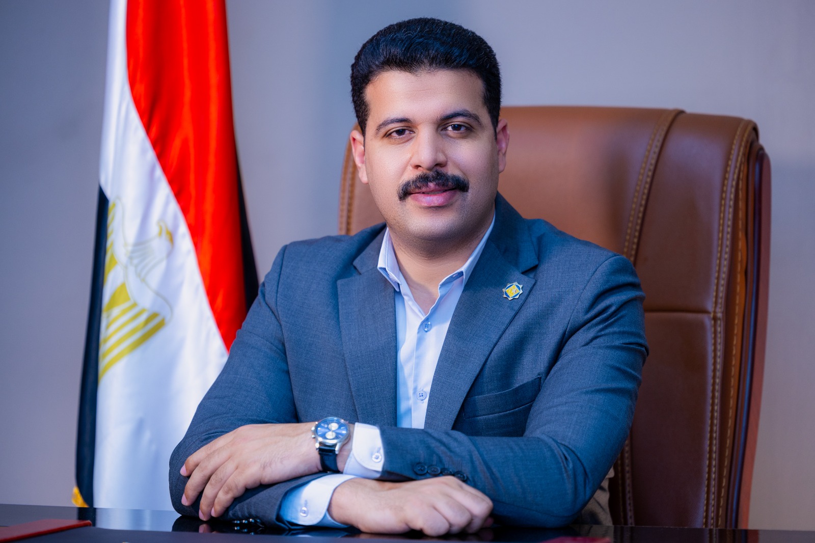 عيد عبد الهادي يتقدم بأوراق ترشحه فردي عن حزب الحرية المصري بدائرة منشأة القناطر ويحصل على رمز الشمس عيد عبد الهادي يتقدم بأوراق ترشحه فردي عن حزب الحرية المصري بدائرة منشأة القناطر ويحصل على رمز الشمس