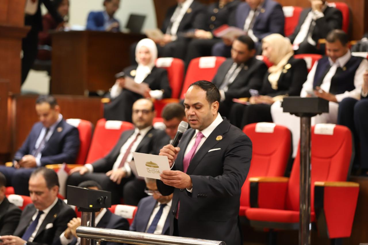 بعد أدائه اليمين..النائب مصطفى متولي: دعم الشباب وتشجيع الاستثمار في التعليم على رأس أولوياتي بعد أدائه اليمين..النائب مصطفى متولي: دعم الشباب وتشجيع الاستثمار في التعليم على رأس أولوياتي