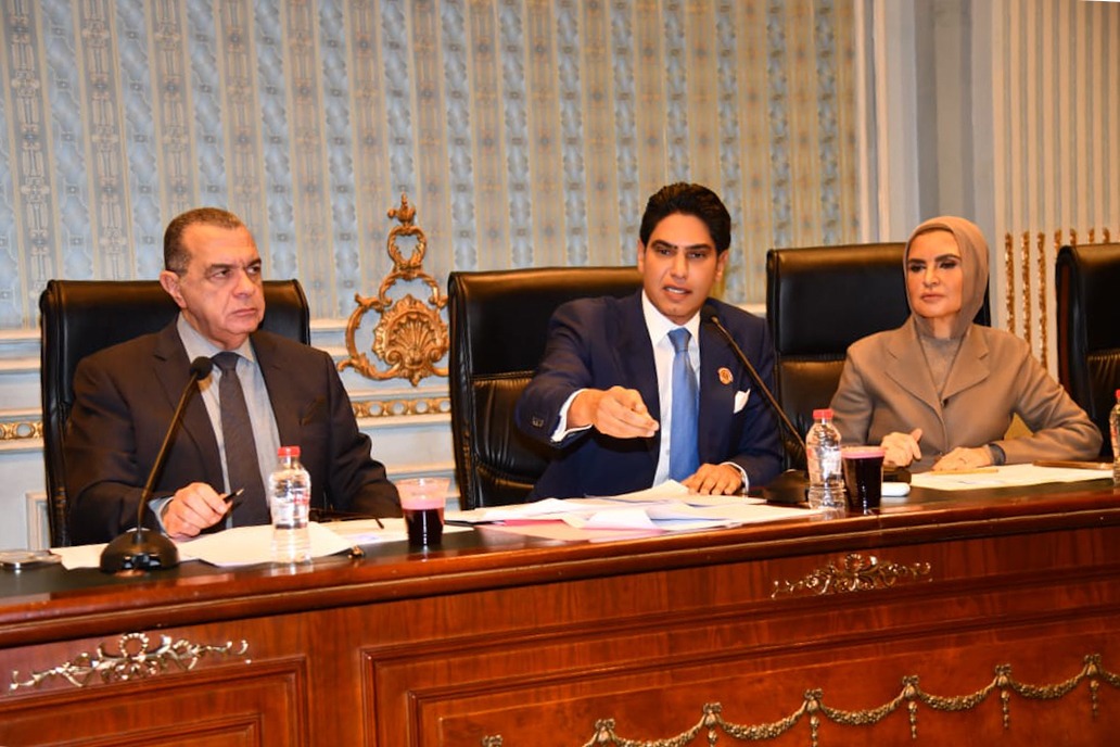 برئاسة «أبو هشيمة».. «اقتصادية الشيوخ» تناقش قانون الضريبة العقارية بحضور ممثلي الحكومة برئاسة «أبو هشيمة».. «اقتصادية الشيوخ» تناقش قانون الضريبة العقارية بحضور ممثلي الحكومة