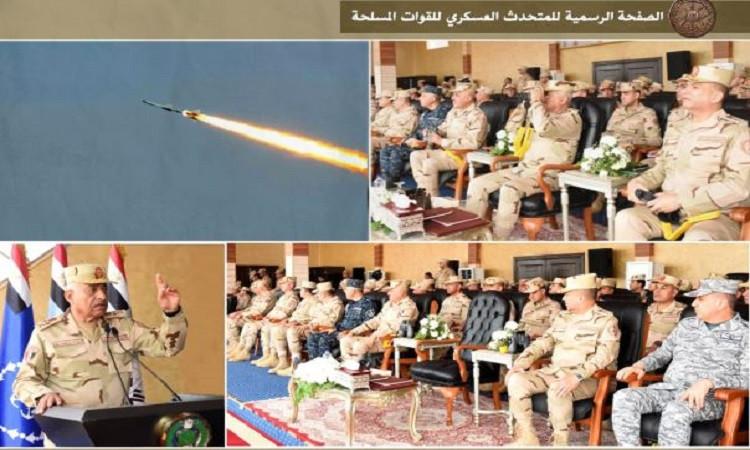 وزير الدفاع يشهد تنفيذ الرماية الصاروخية لقوات الدفاع الجوى