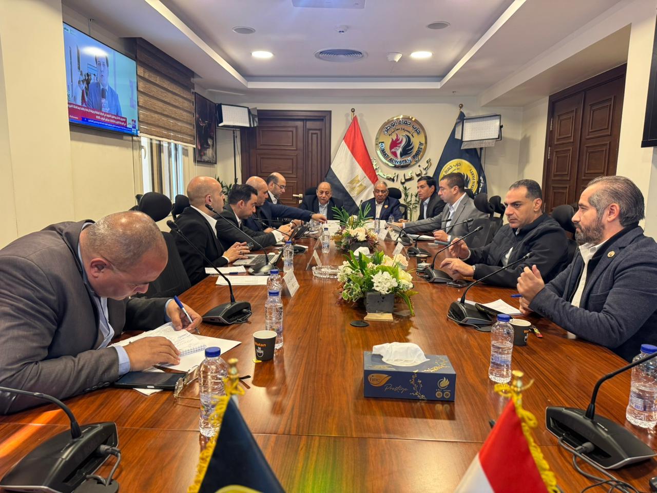 غرفة عمليات حماة الوطن تتابع عمليات التصويت في الدوائر الملغاة من المرحلة الأولى لانتخابات مجلس النواب 