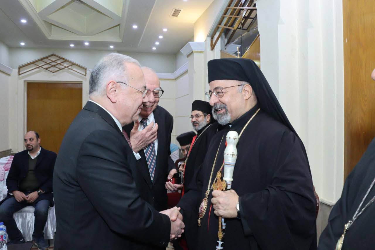 النائب عصام خليل يهنئ بطريرك الكاثوليك بعيد الميلاد المجيد ..ويؤكد تلاحم المصريين هو ضمان استقرار الدولة