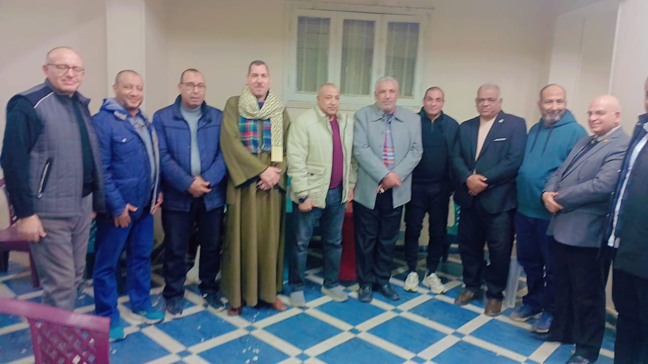 رئيس اتحاد عمال أسيوط يشارك في اجتماع اللجنة النقابية بشركة إنتاج الكهرباء بالوجه القبلي