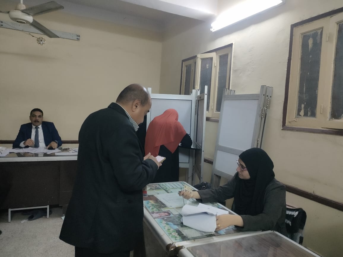 بدائرة إمبابة.. تزايد أعداد الناخبين فى جولة الإعادة