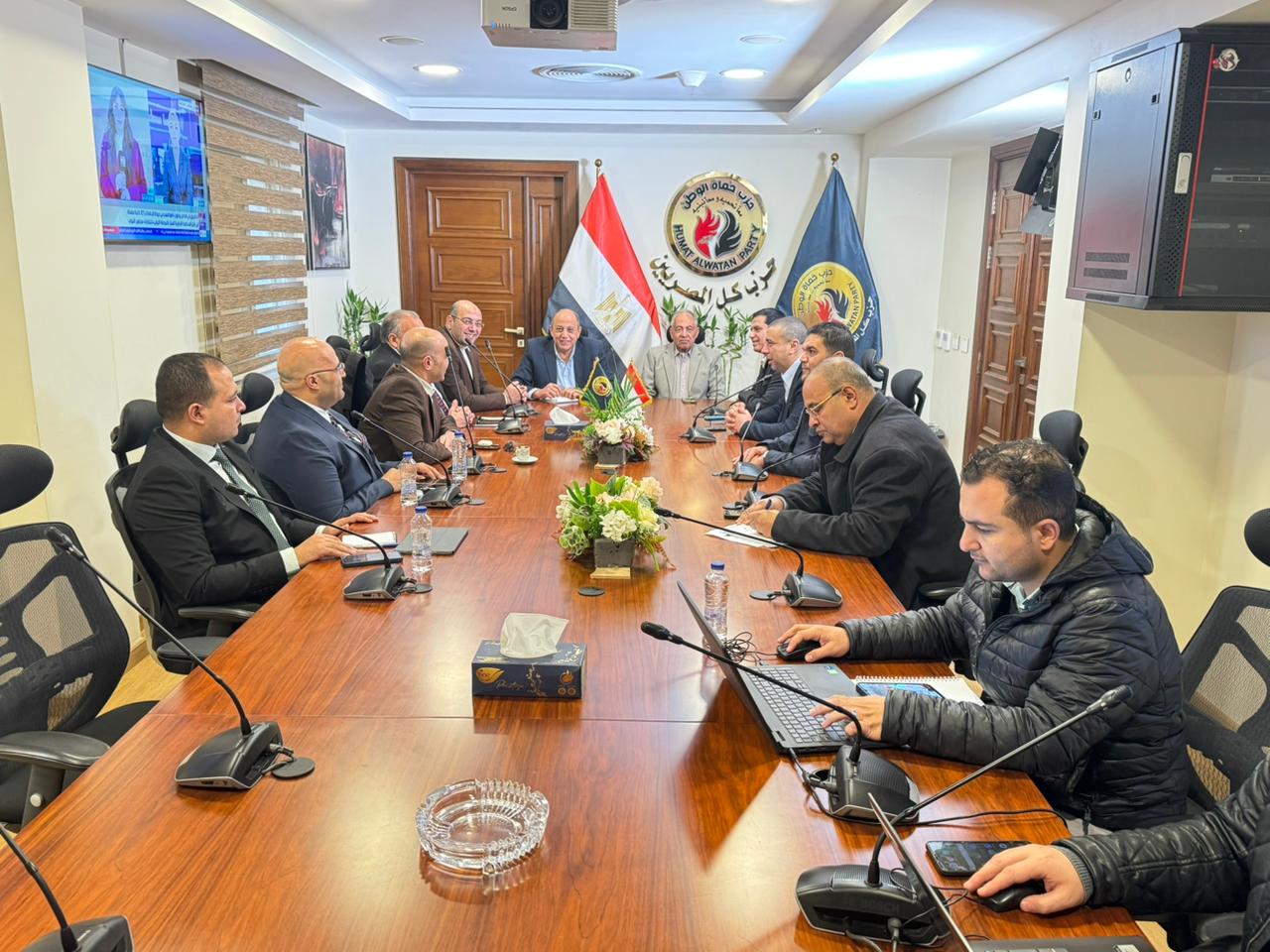 غرفة عمليات حماة الوطن تستأنف متابعة التصويت بجولة الإعادة في الدوائر الملغاة غرفة عمليات حماة الوطن تستأنف متابعة التصويت بجولة الإعادة في الدوائر الملغاة