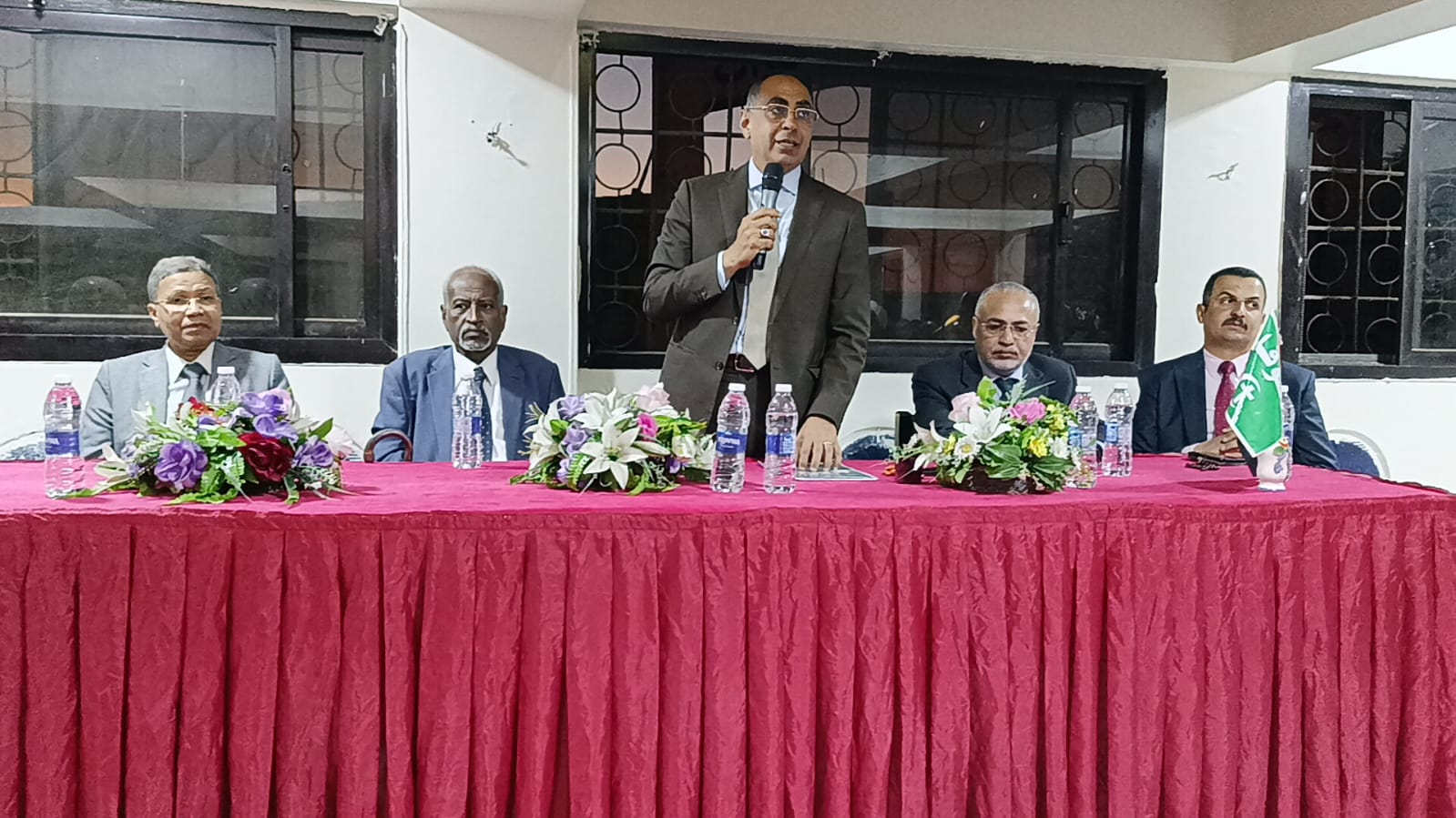 هاني سري الدين: لن نغلق أي مقر للوفد وسنتوسع في المحافظات خاصة الصعيد هاني سري الدين: لن نغلق أي مقر للوفد وسنتوسع في المحافظات خاصة الصعيد