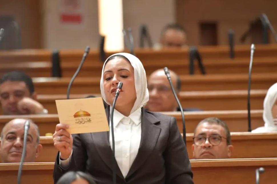 النائبة ريهام عبد النبي بطلب إحاطة بشأن إلغاء قطارات VIP على خط (القاهرة – أسوان) واستبدالها بقطارات روسية مكيفة من طراز “أبو الهول