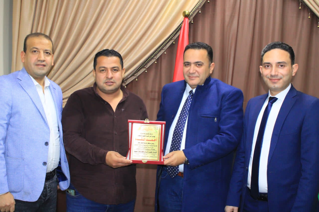 تكريم رئيس مركز ومدينة كفر صقر لجهوده في رفع كفاءة الخدمات المقدمة للمواطنين وتحسين البنية التحتية