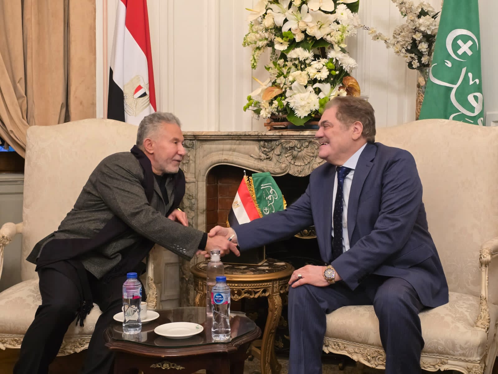 الدكتور السيد البدوى يستقبل رئيس حزب المحافظين… وقرطام:انتظرنا على أحر من الجمر عودة ” البدوى” الدكتور السيد البدوى يستقبل رئيس حزب المحافظين… وقرطام:انتظرنا على أحر من الجمر عودة ” البدوى”