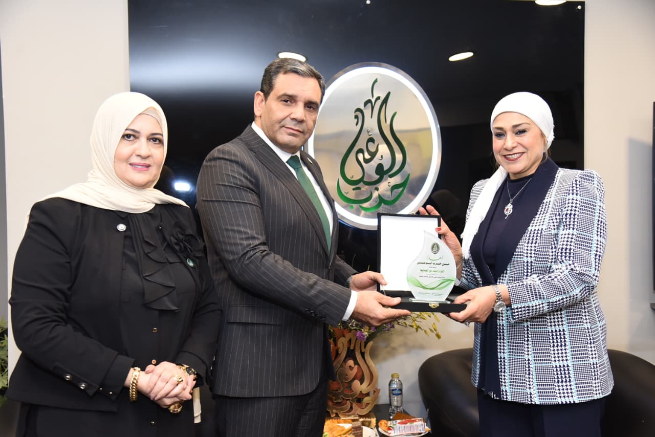 اتحاد المرأة بحزب الوعي يحتفل بأسر الشهداء اتحاد المرأة بحزب الوعي يحتفل بأسر الشهداء