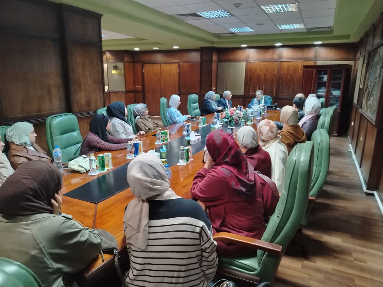 خلال إستقباله وفد فلسطينى برئاسة رئيس جامعة فلسطين .. رئيس الوفد : قضية فلسطين أمن قومى خلال إستقباله وفد فلسطينى برئاسة رئيس جامعة فلسطين .. رئيس الوفد : قضية فلسطين أمن قومى