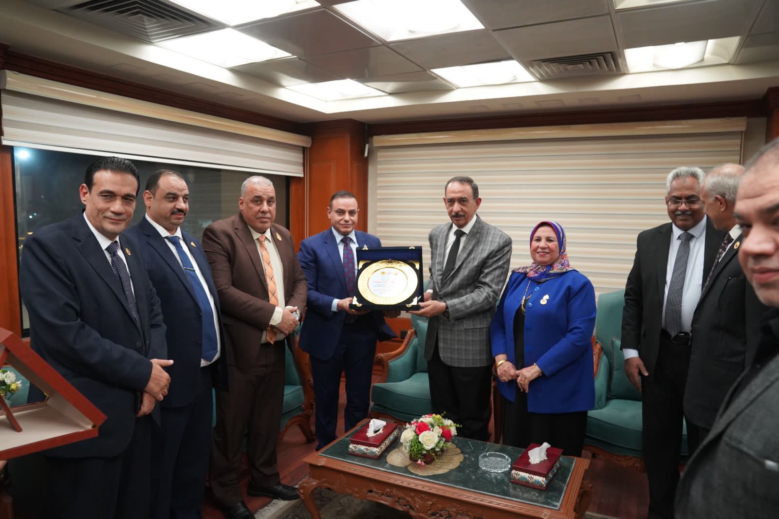 وفد من قيادات حزب حماة الوطن برئاسة النائب مختار همام يقدمون التهنئة لمحافظ سوهاج و نائب المحافظ