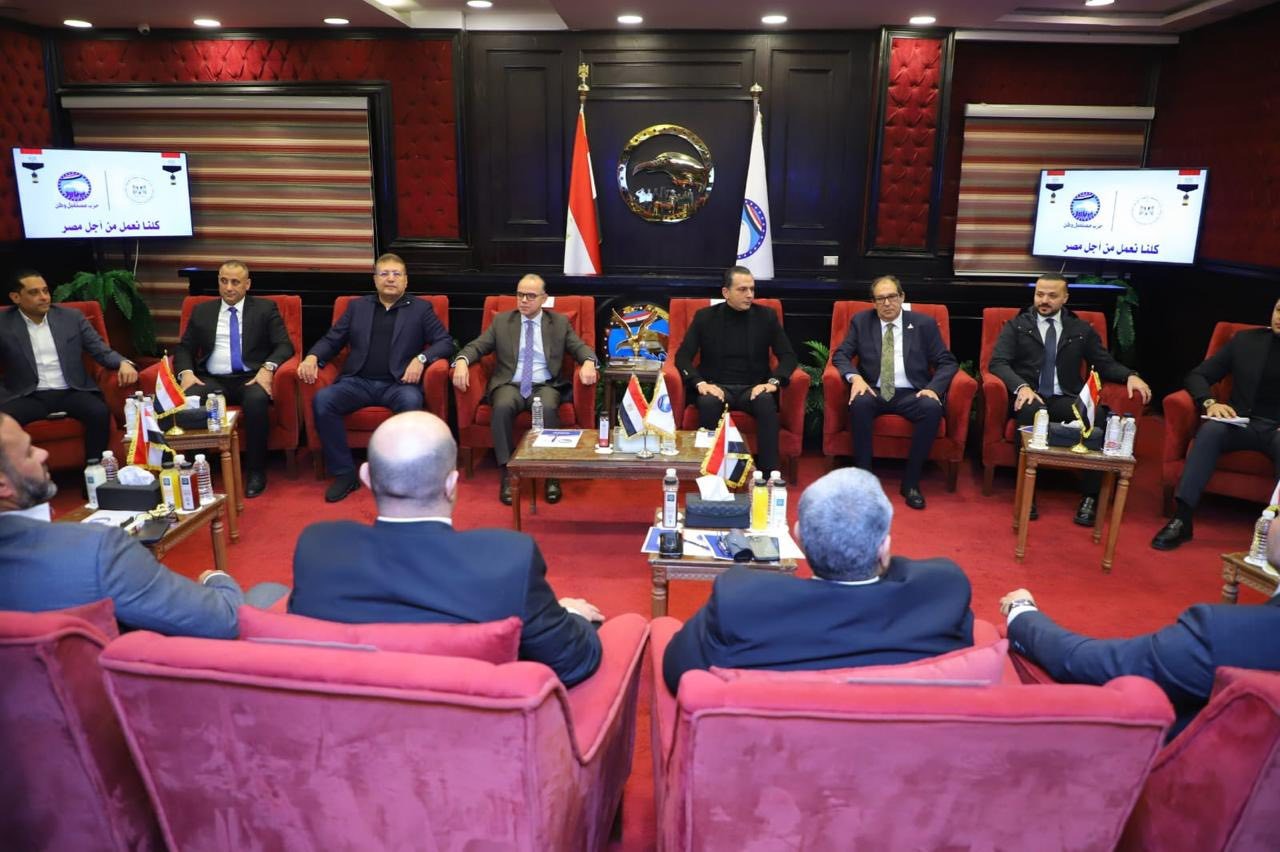 في ضيافة «مستقبل وطن».. وزير الاستثمار والتجارة الخارجية يستعرض خطة الحكومة لتهيئة مناخ الاستثمار وتعزيز الصادرات في ضيافة «مستقبل وطن».. وزير الاستثمار والتجارة الخارجية يستعرض خطة الحكومة لتهيئة مناخ الاستثمار وتعزيز الصادرات