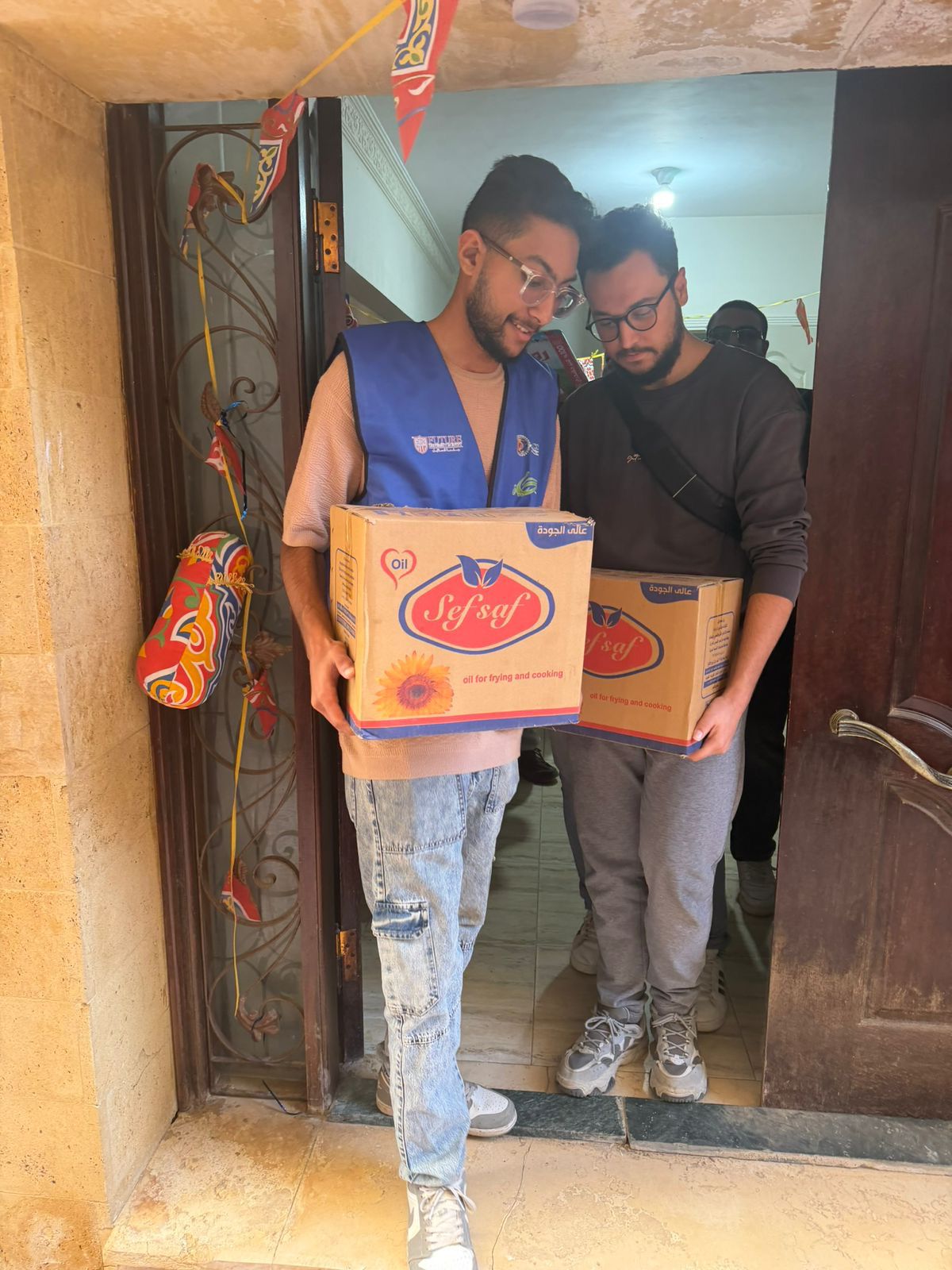 حياة ومتطوعو المستقبل وبالتعاون مع المجلس العربي يشاركون في توزيع ٥٠٠٠ كرتونة رمضان