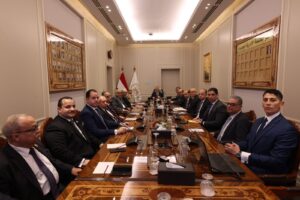 وزير العدل يستقبل رئيس وأعضاء اللجنة التشريعية بمجلس الشيوخ لبحث التعاون في تطوير التشريعات وزير العدل يستقبل رئيس وأعضاء اللجنة التشريعية بمجلس الشيوخ