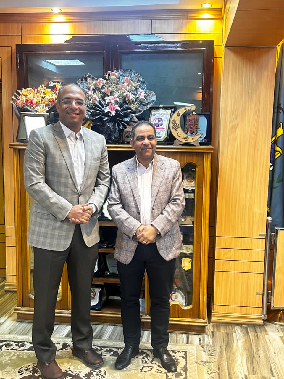 الدكتور علي مهران يبحث مع وكيل وزارة الصحة بأسيوط ضبط توزيع الأطقم الطبية داخل المنشآت الصحية