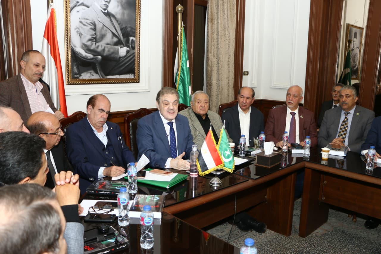 خلال اجتماعه مع الهيئات المعاونة لرئيس الوفد .. رئيس الوفد: هدفنا جميعًا إعادة بناء الوفد واستعادته لمكانته التى كان عليها قبل ثمانى سنوات