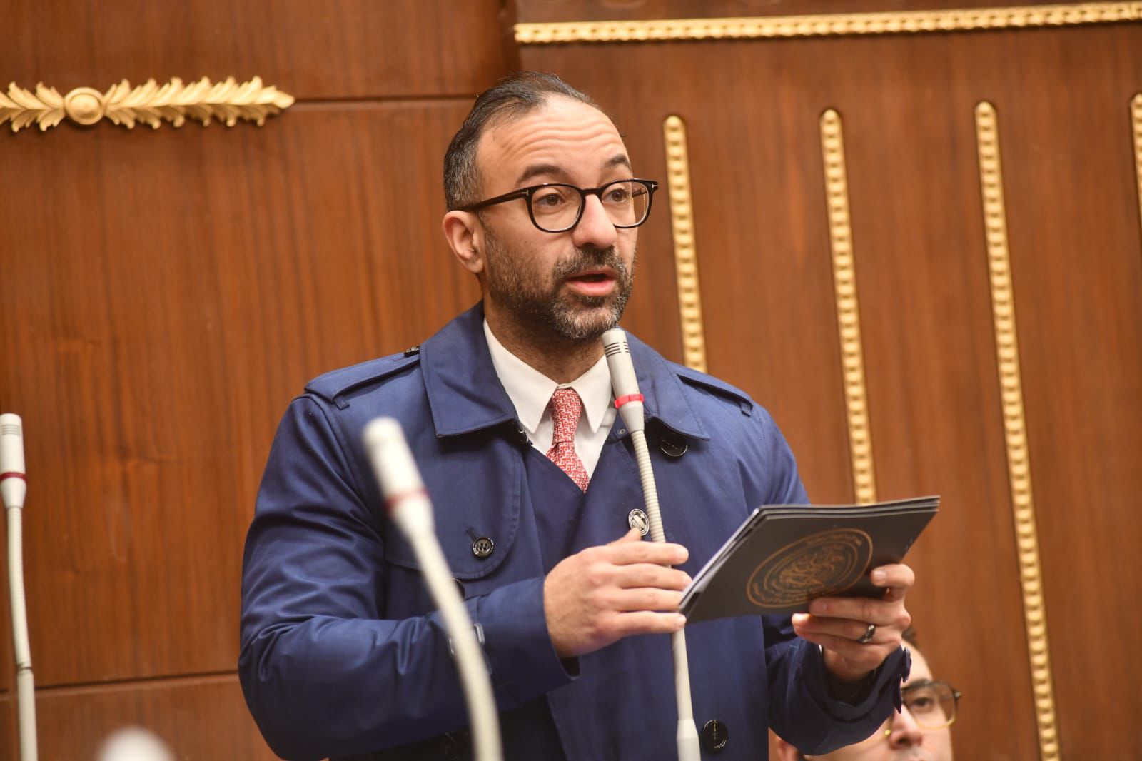 الحمامصي يفتح ملف الأحوال الشخصية تحت قبة الشيوخ: تعديل الحضانة وإتاحة الرؤية الإلكترونية لحماية الطفل وإنهاء معاناة الآباء الحمامصي يفتح ملف الأحوال الشخصية تحت قبة الشيوخ: تعديل الحضانة وإتاحة الرؤية الإلكترونية لحماية الطفل وإنهاء معاناة الآباء