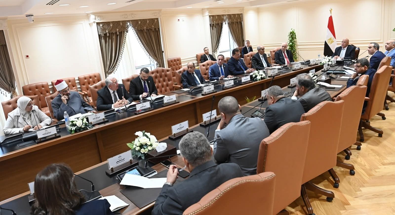 المستشار هشام بدوي رئيس مجلس النواب يلتقي برؤساء اللجان النوعية بالمجلس