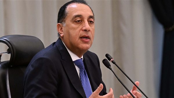 «مدبولي» يصدر قرارا بشأن الآليات القانونية لغلق المحال والمراكز التجارية