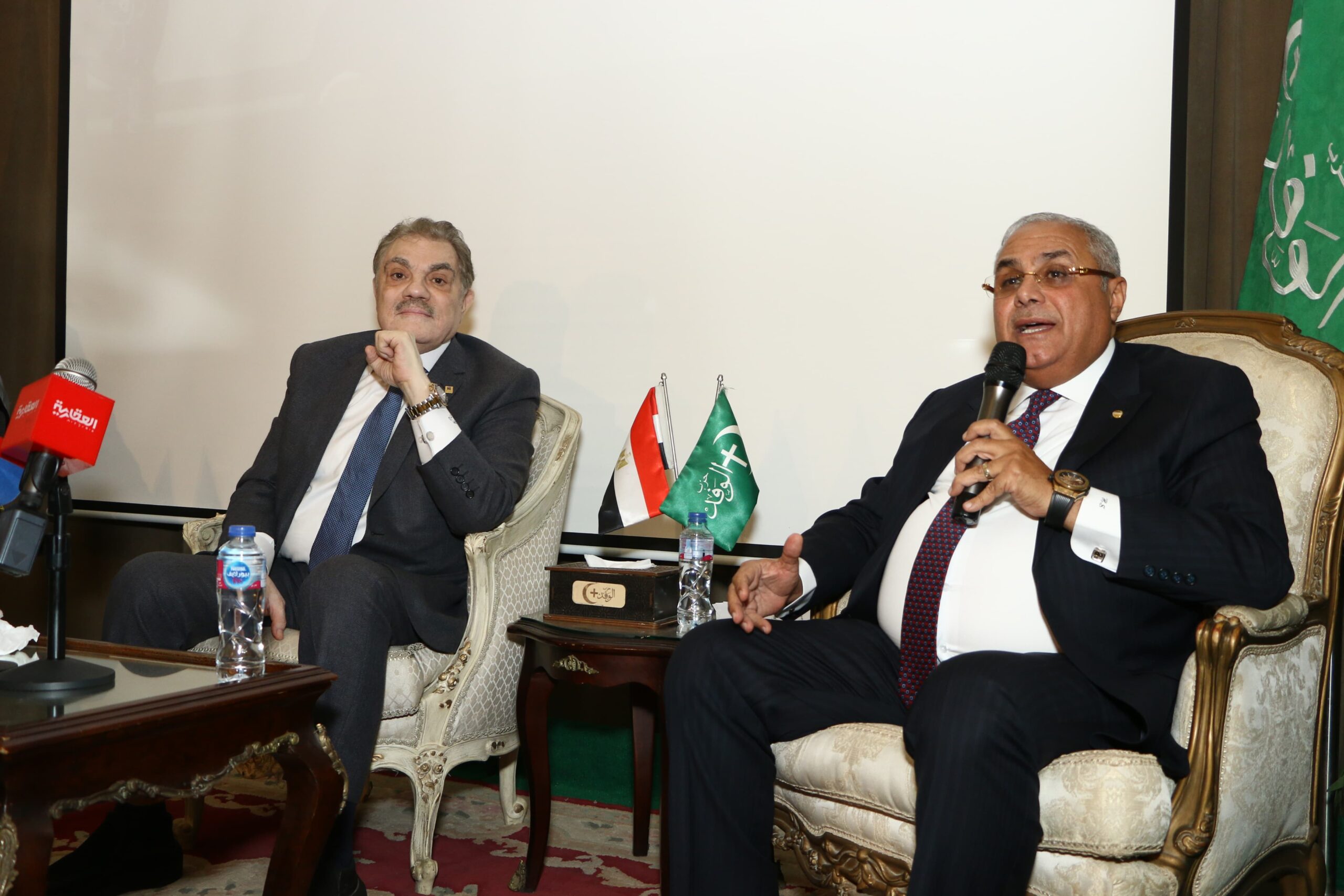 خلال ندوة نظمها الوفد للتعريف بدور وحدة الشركات المملوكة للدولة..مساعد رئيس مجلس الوزراء : لدينا أصول ضخمة ورغم ذلك لم تكن الدولة المصرية تملك حصر لها