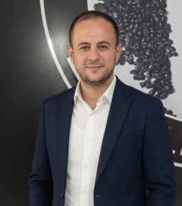 شحاته زكريا يكتب: ما بين الإدراك والتلقين.. أين تقف الحقيقة؟