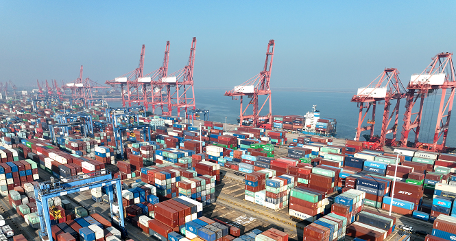 صادرات الصين تتباطأ جراء حرب أمريكا وإيران