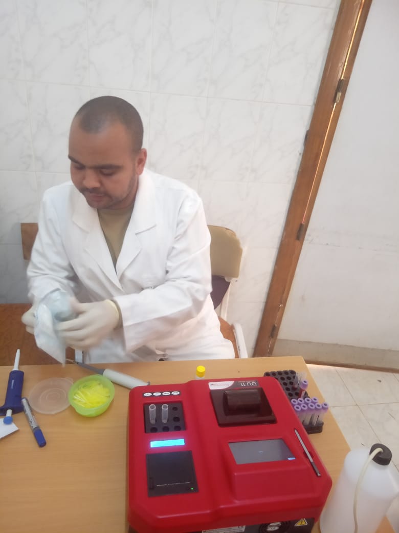 ادارة أشمون الصحية تمنح درع التميز للدكتور إيهاب عبد الصمد لجهوده في دعم مستشفى جريس بجهاز كيميائى دقيق