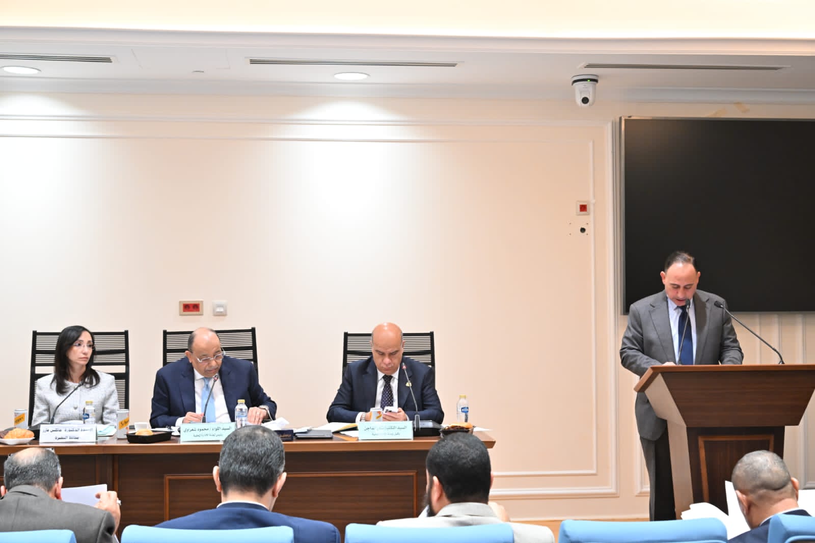 بناء على طلبات النائب محمد زين الدين .. محلية النواب تناقش إنشاء شاطئ إدكو ومشكلات تعطل الرفع المساحي وأزمات الطرق الداخلية