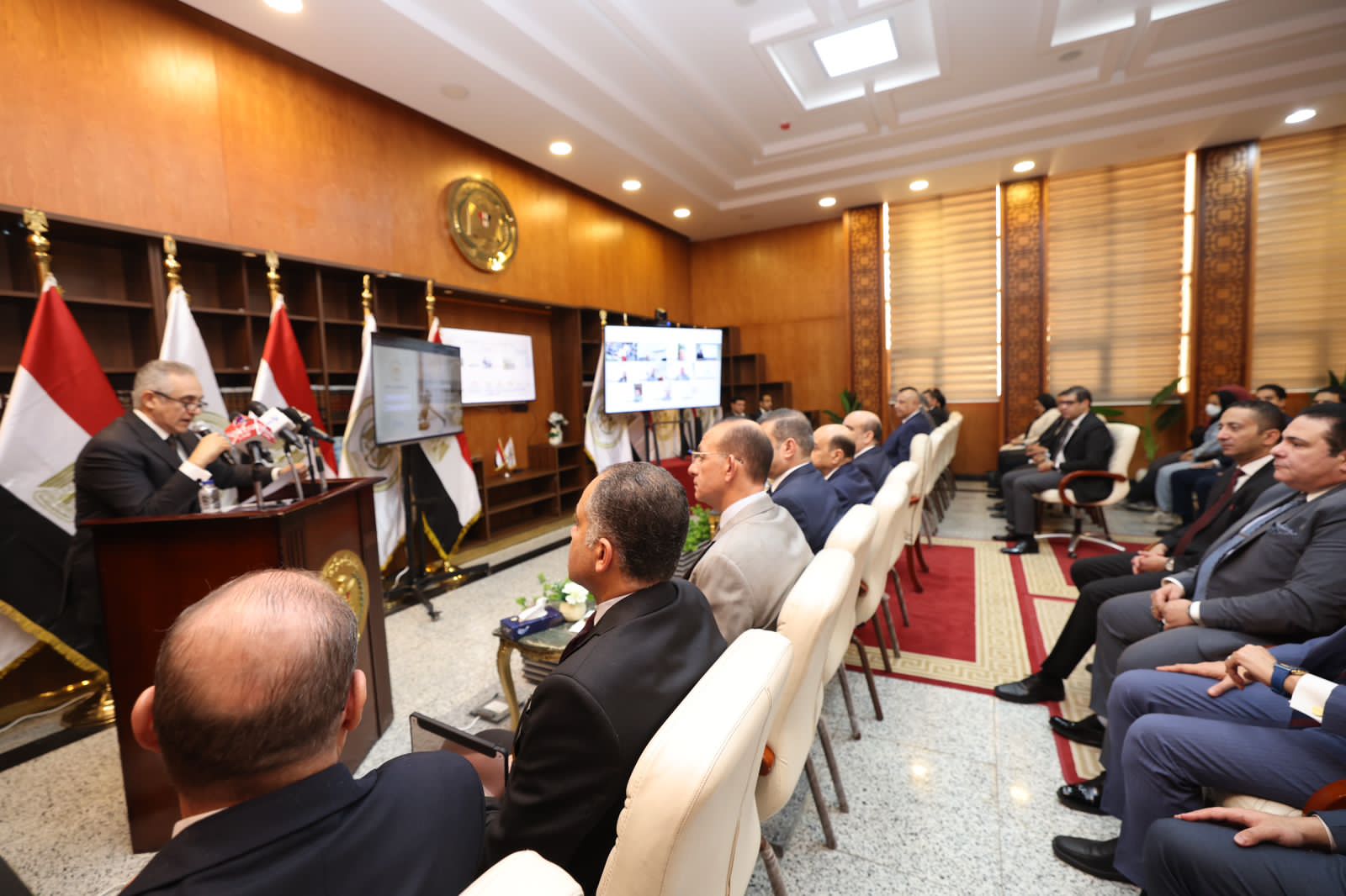 وزير العدل يدشن منظومة الربط الإلكتروني لتعليق الخدمات الحكومية للممتنعين عن سداد النفقة بمحكمة شمال القاهرة.. ويؤكد: لا تهاون في حقوق الأسرة