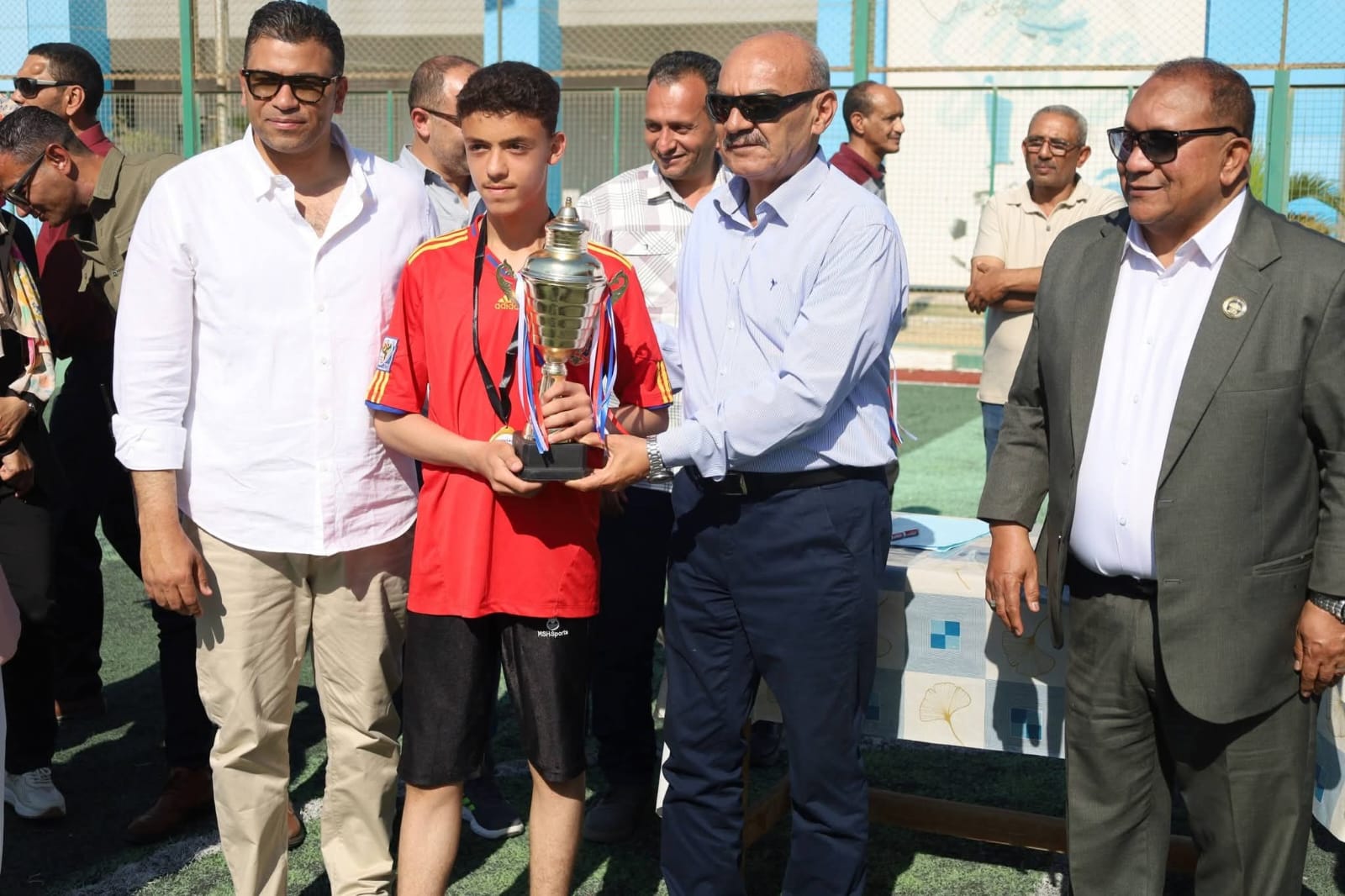 محافظ السويس يشهد ختام مبادرة “نجوم الملاعب” لاكتشاف المواهب الرياضية بالمدارس