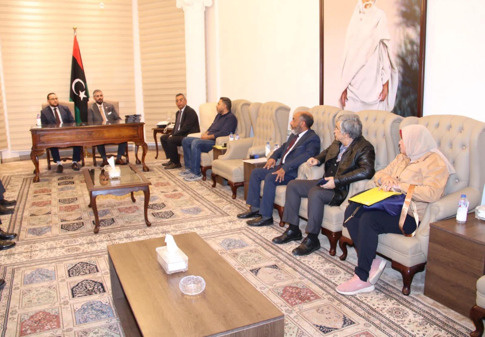 دبلوماسية الإنجاز.. السفارة الليبية بالقاهرة تُرسي دعائم الثقة بإنهاء ملفات مديونيات العلاج العالقة