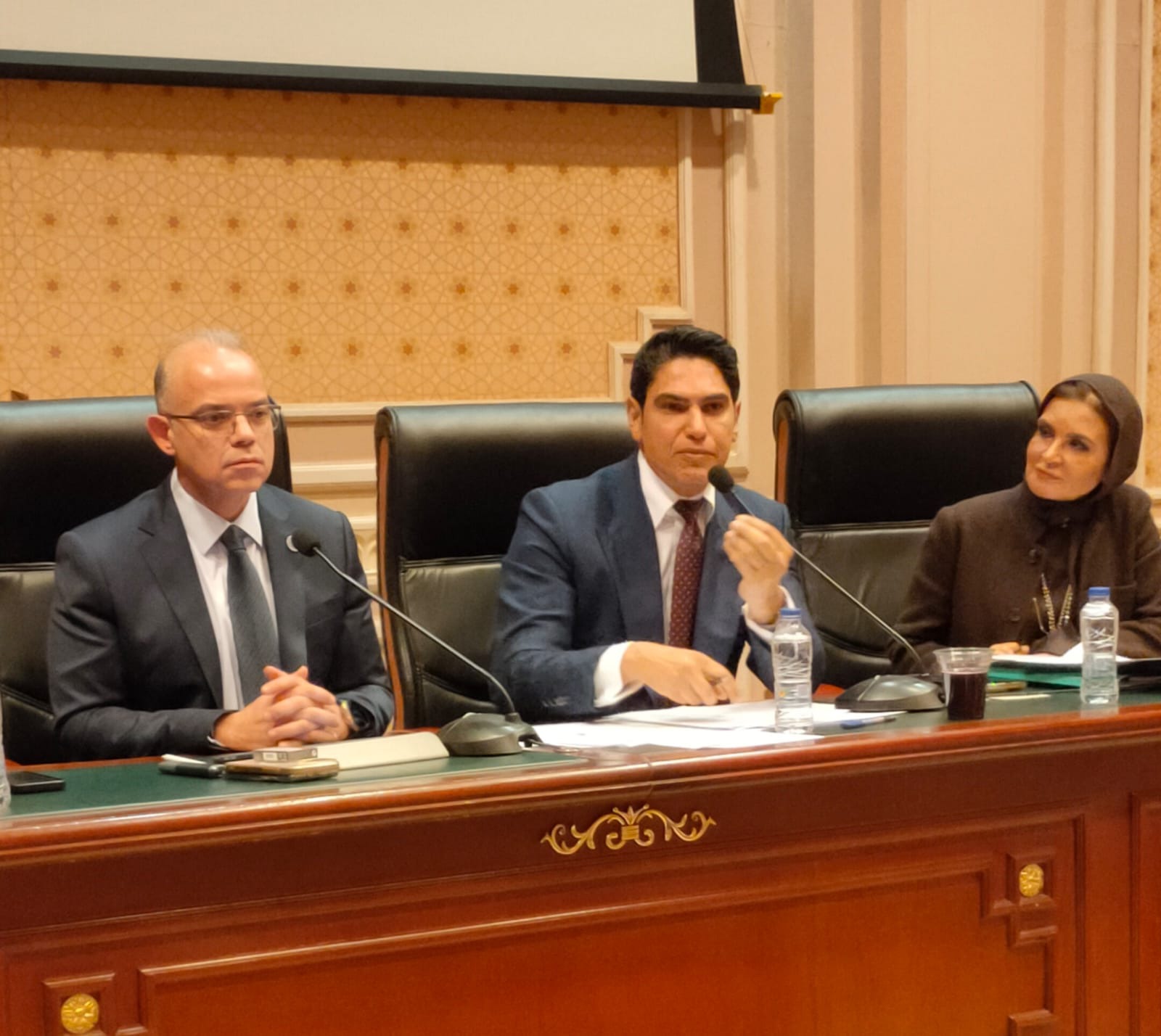 برئاسة “أبوهشيمة”.. “اقتصادية الشيوخ” تناقش دراسة “الأثر التشريعي لقانون الاستثمار” بحضور وزير الاستثمار وقيادات اقتصادية 