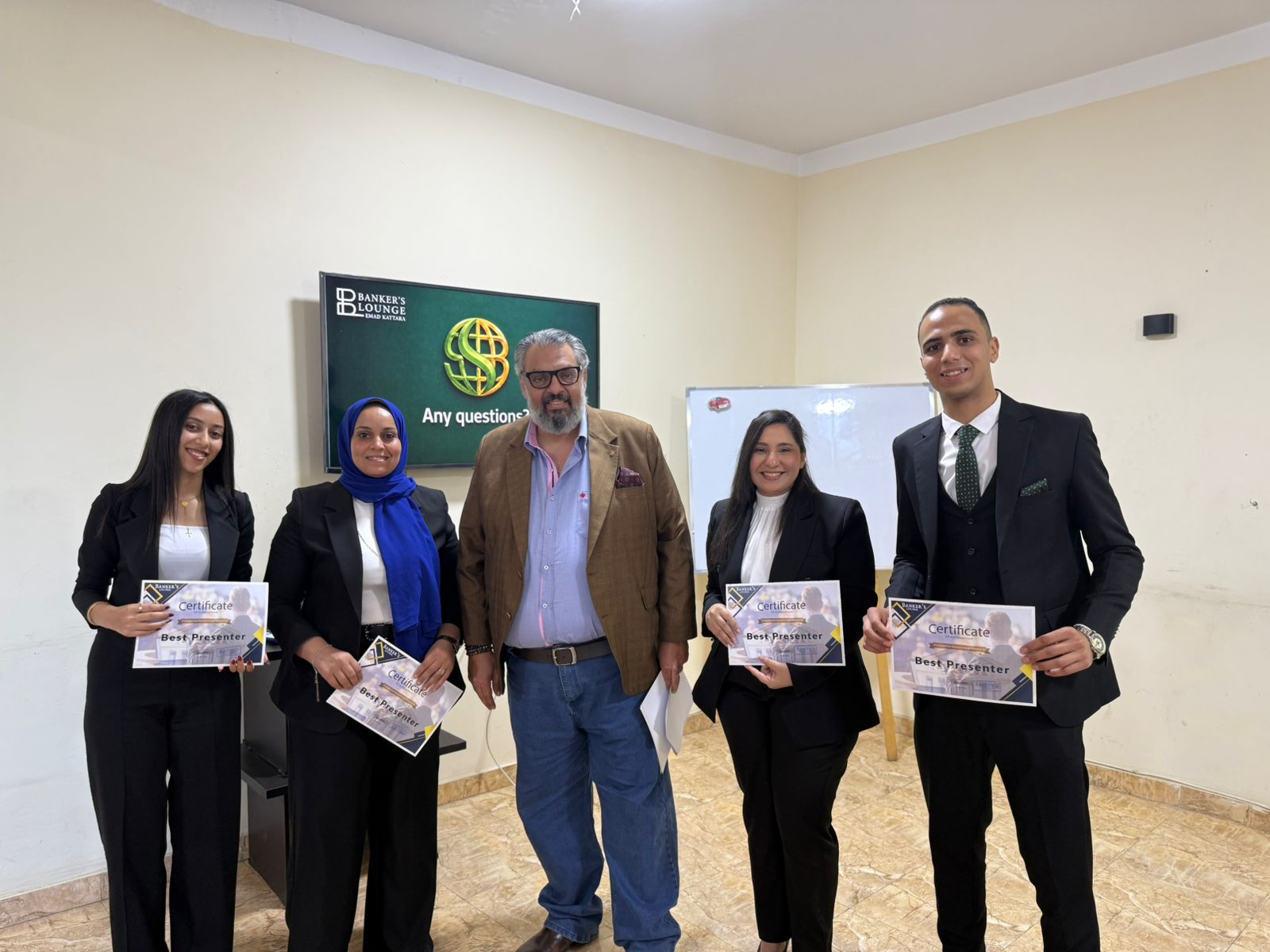 بالصور | حزب المصريين الأحرار بسوهاج يختتم دبلومة BFI لتأهيل الشباب لسوق العمل بالتعاون مع أكاديمية بانكرز لونج