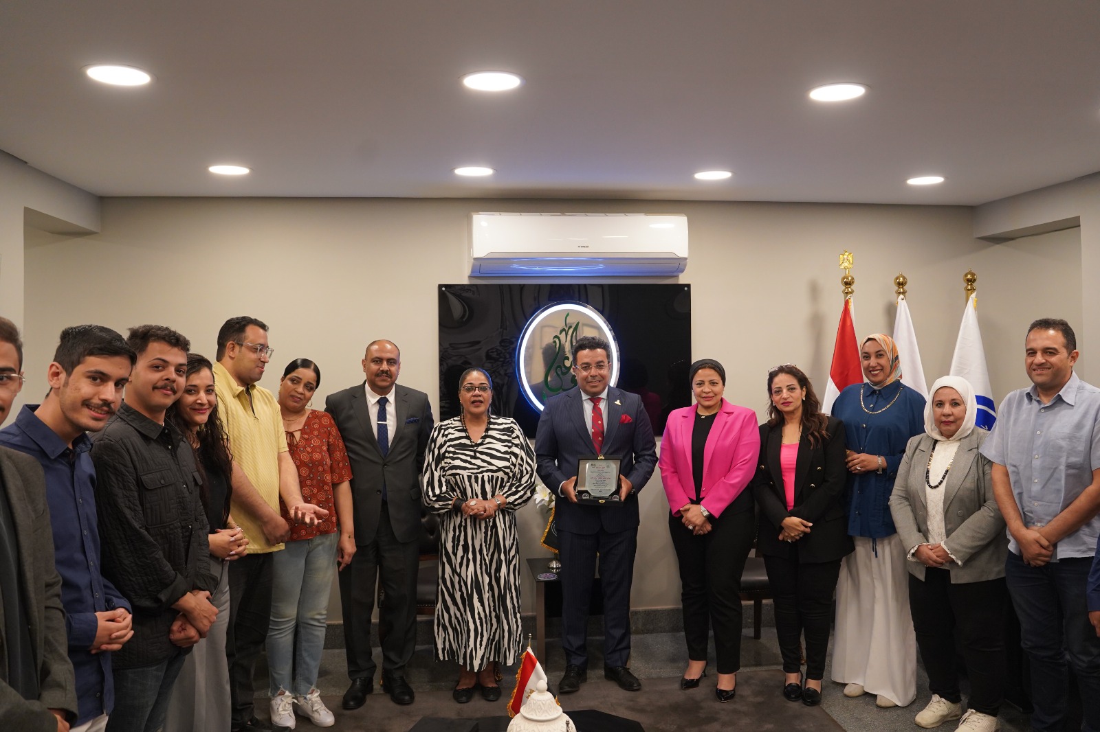 رئيس حزب الوعي يكرم أمانة التنمية المستدامة والقطاعات التدريبية لتميزها في تنفيذ المشروع التدريبي «مدرسة الوعي»