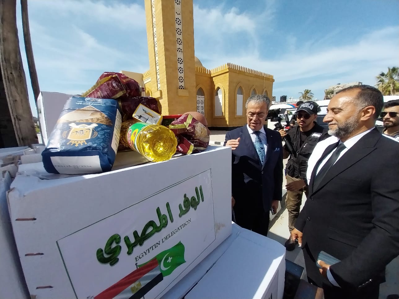 خلال اليوم الأول بشمال سيناء .. قافلة “الوفد” الطبية تعالج عشرات الحالات في التخصصات النادرة