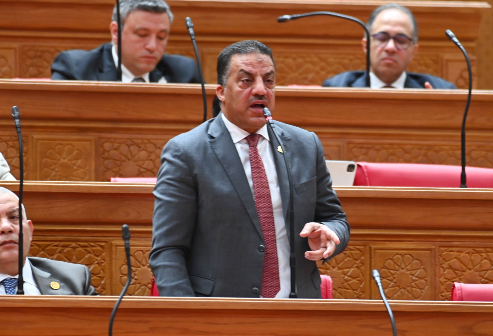 النائب فيصل أبو عريضة يتقدم بطلب إحاطة بشأن تأخر اعتماد تحديث الحيز العمراني بمركز الصف وارتفاع أسعار تقنين الأراضي بتقديرات جزافية