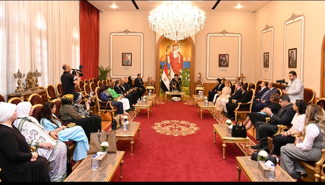 البابا تواضروس يلتقي وفدًا روسيًا وجمعية «نساء مصر» لإطلاق مبادرة «جسور السلام»