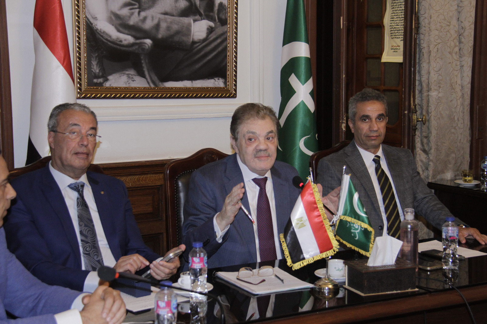المجلس الرئاسى للوفد يطالب بمواصلة تخارج الدولة من الأصول ويعلن : تجربة ” جبل الزيت ” تؤكد نجاح وثيقة الملكية