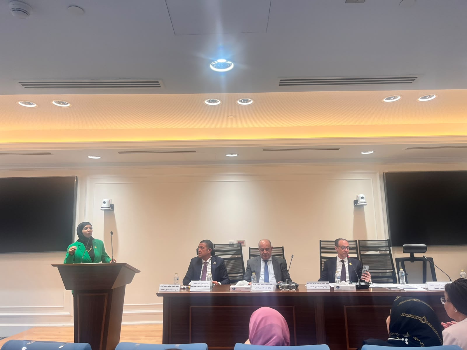 برلمانية تطالب بحلول عاجلة لنقص ألبان الأطفال وأزمة الأطباء بالوحدات الصحية برلمانية تطالب بحلول عاجلة لنقص ألبان الأطفال وأزمة الأطباء بالوحدات الصحية