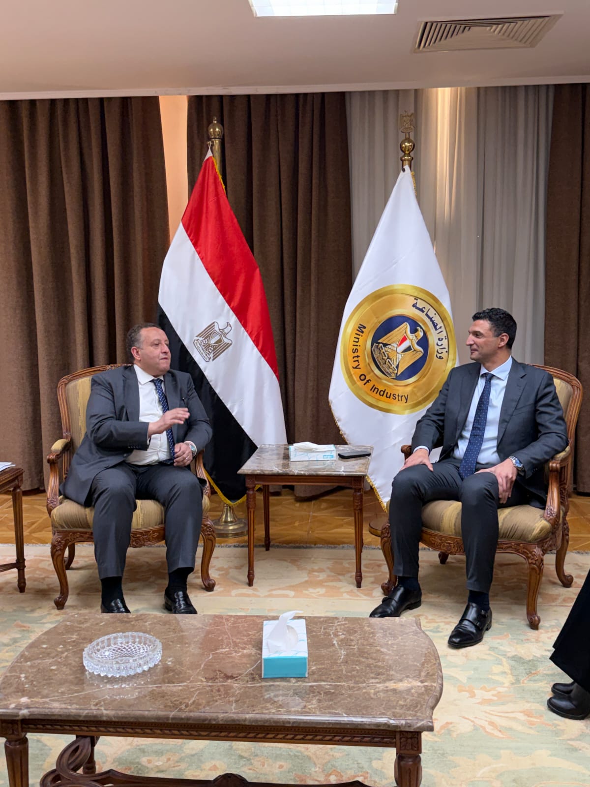 نقيب المهندسين يلتقي وزير الصناعة لبحث آليات الاستفادة من الخبرات والكفاءات الهندسية المصرية في دعم خطط التنمية الصناعية الشاملة وتوطين الصناعة نقيب المهندسين يلتقي وزير الصناعة لبحث آليات الاستفادة من الخبرات والكفاءات الهندسية المصرية في دعم خطط التنمية الصناعية الشاملة وتوطين الصناعة